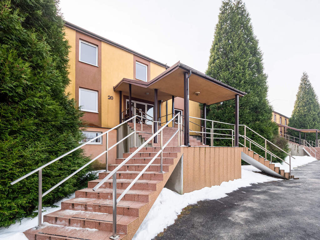 Ekonomiczny lokal biurowy, Kompleks z Parkingiem